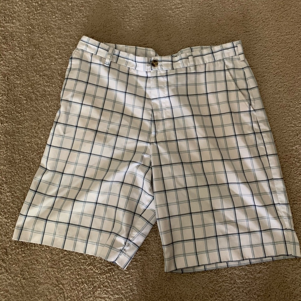 IZOD golf shorts
